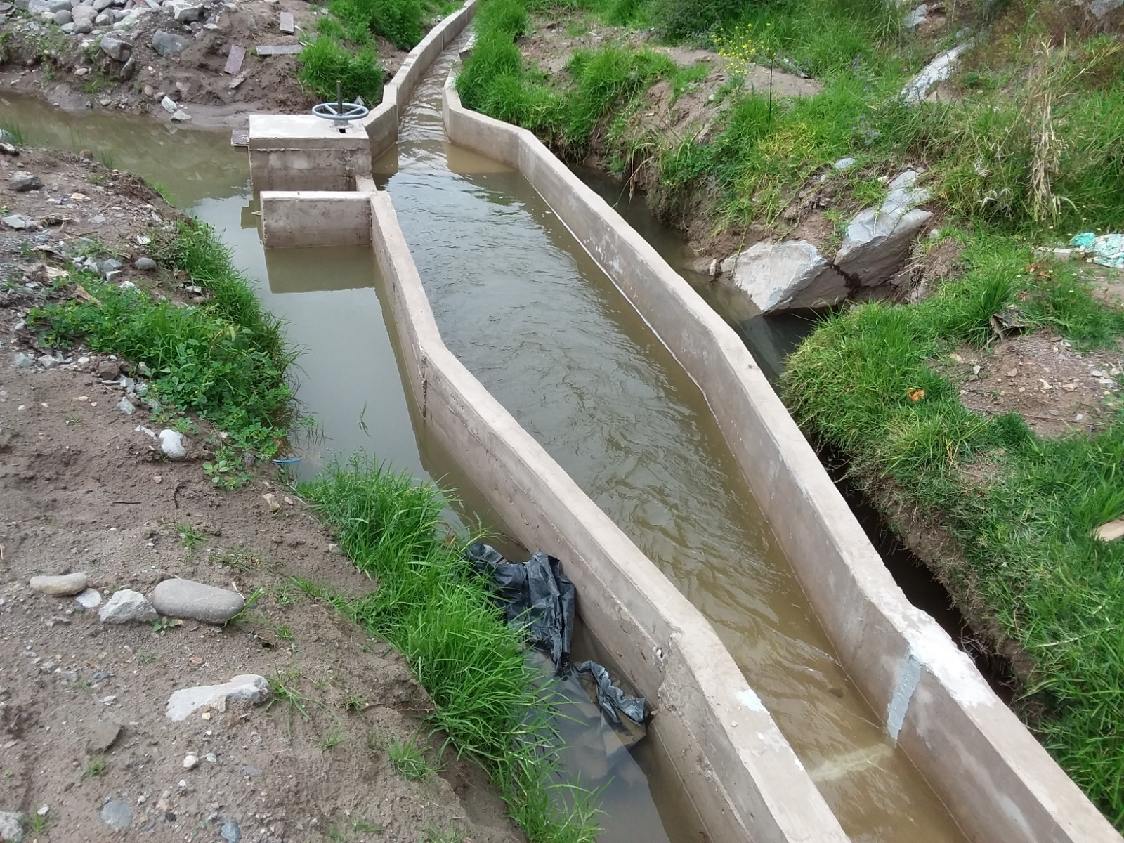 Contraloría alerta deficiencias en canal de riego de S/ 2.2 millones