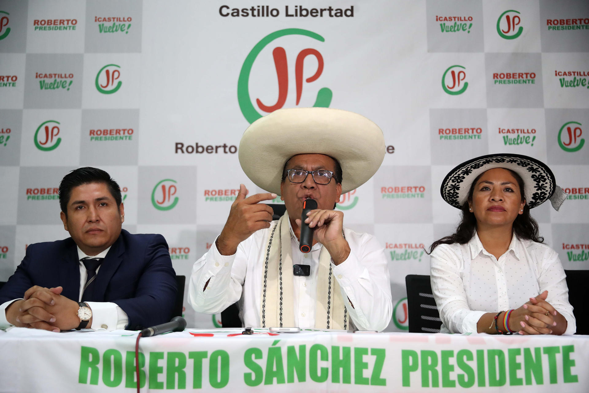 Sánchez denuncia “fraude ” en elecciones y desconoce eventual gobierno deFujimori