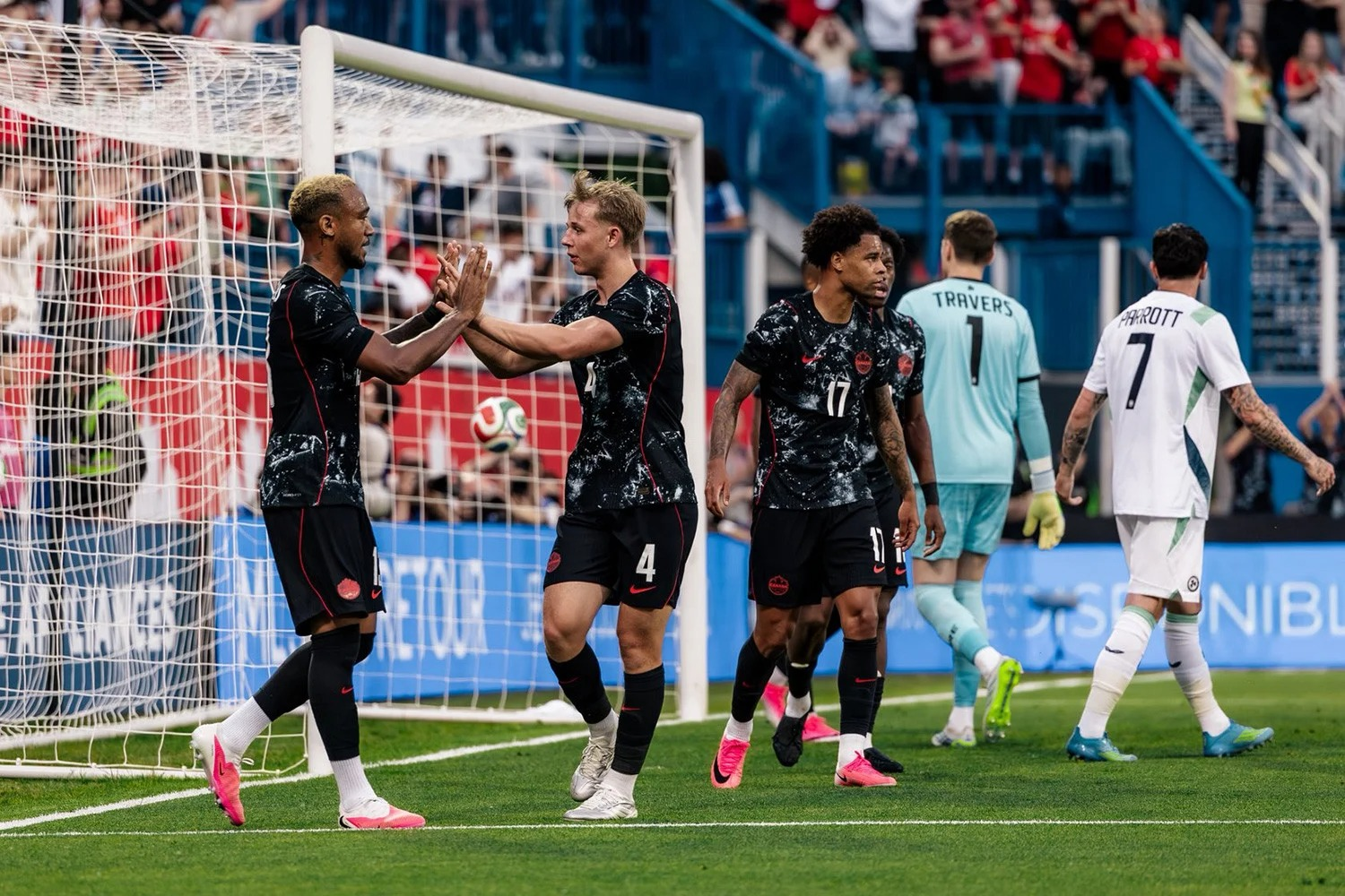 Canadá se paseó y goleó 6 – 0 a Qatar y Suiza sorprende a Bosnia