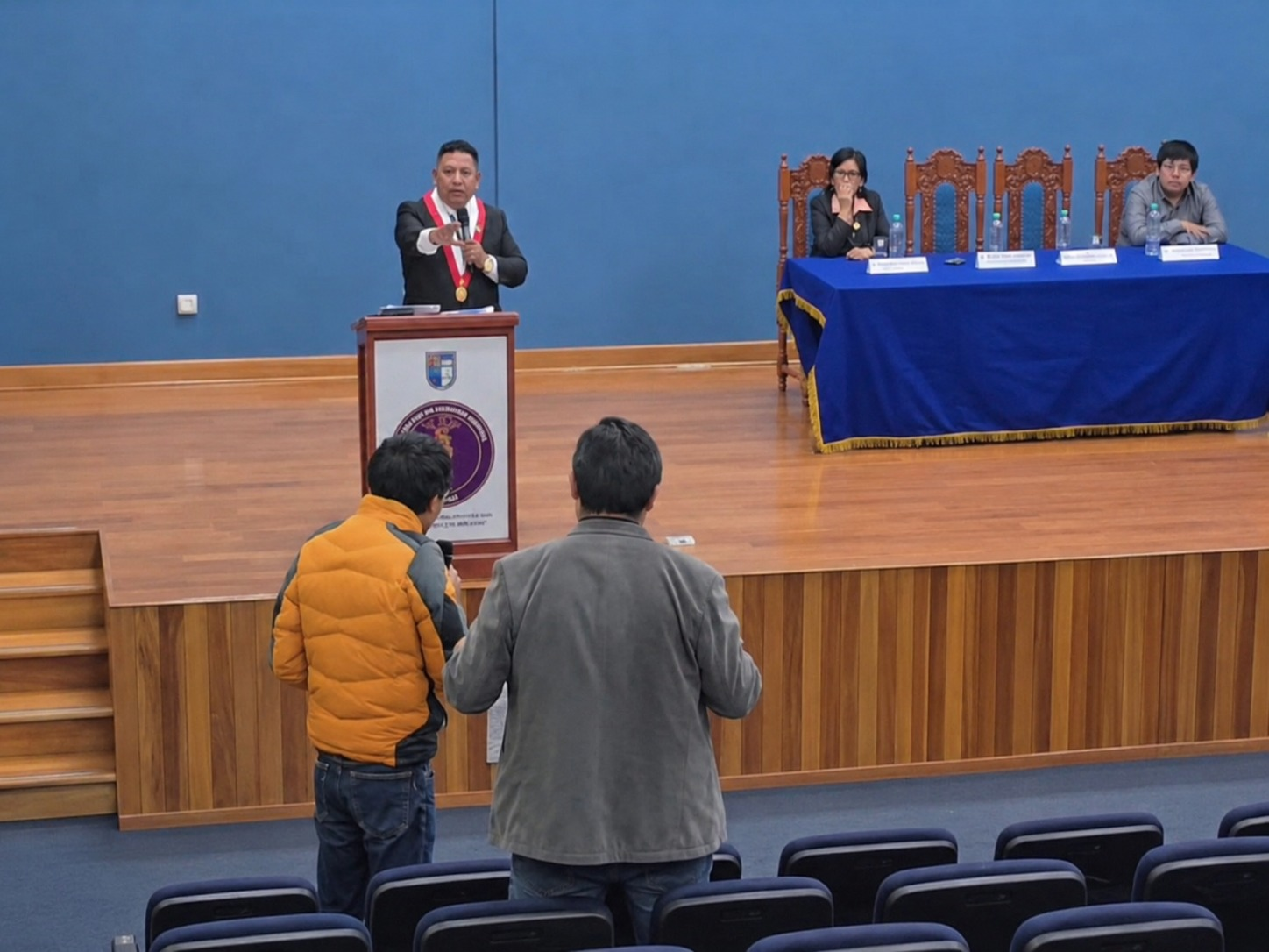 Estudiantes dejaron solo a Esdras Medina en Huaraz