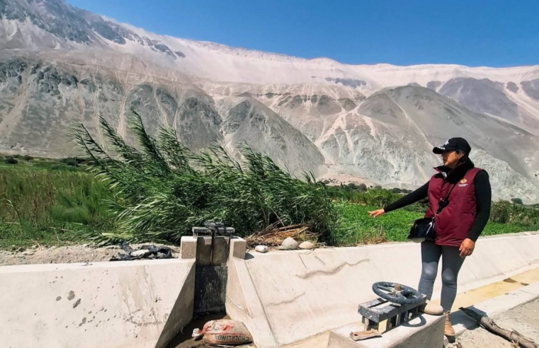 Canal de riego en Condesuyos presenta rajaduras sin siquiera haber sido concluido