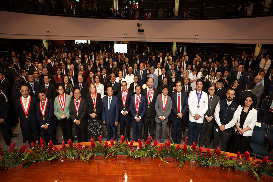 JNE entregó credenciales a senadores y parlamentarios andinos para el 2026-2030