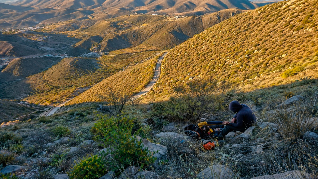 Parapentista murió tras caer en cerro de Mollebaya