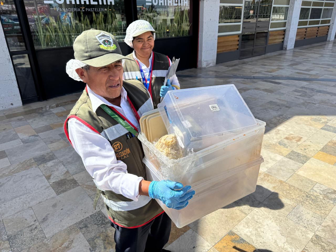 Hallan alimentos sin rotular en restaurantes de Arequipa Center
