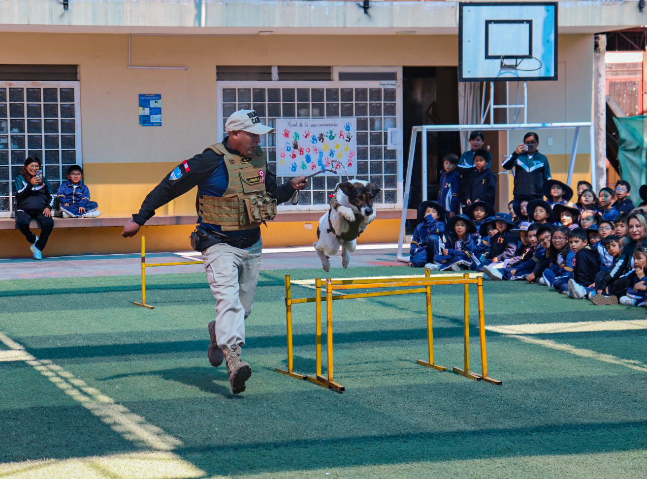 Escolares reciben capacitación sobre tenencia responsable de mascotas