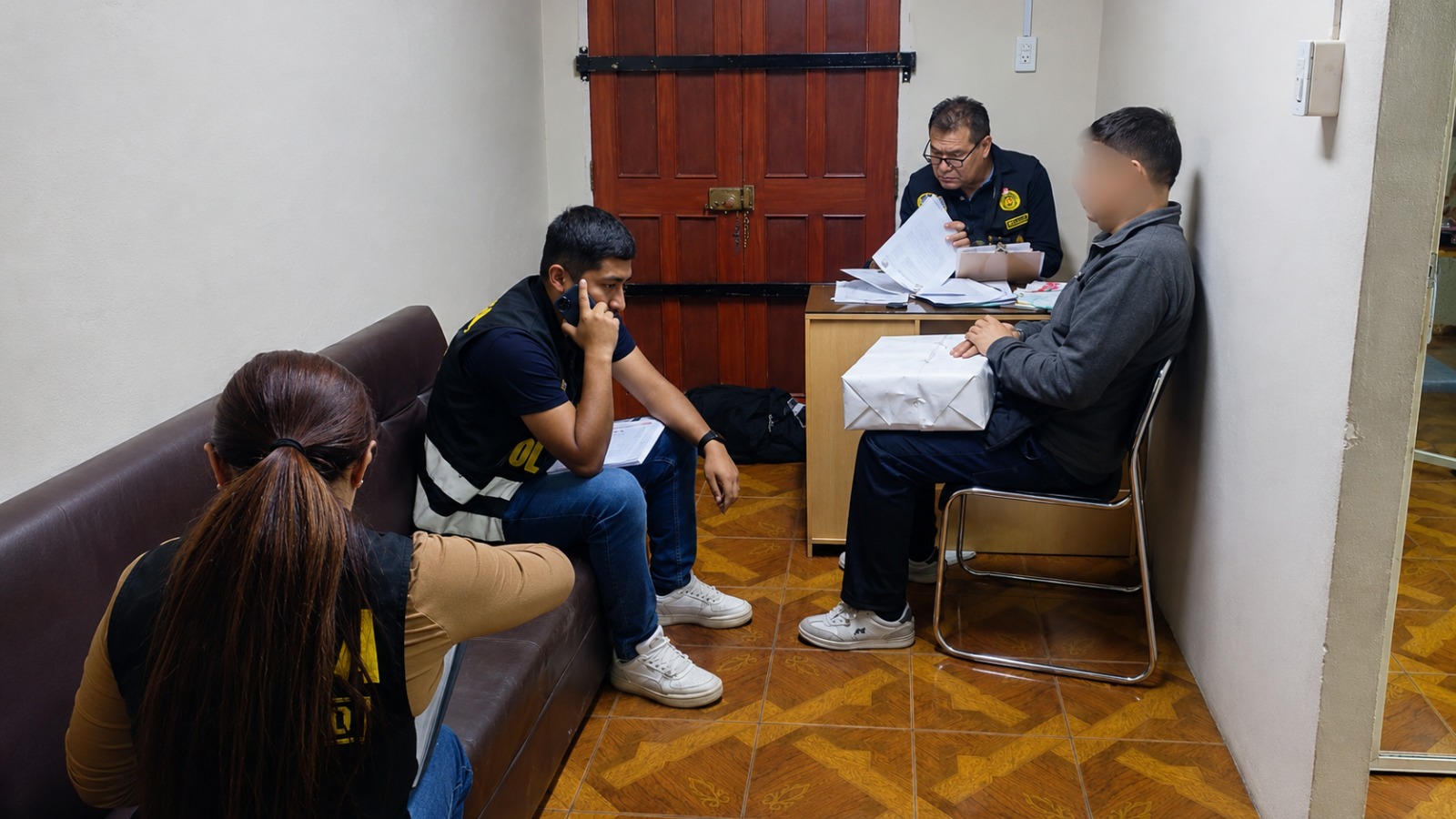 Detienen a odontólogo por presunta pornografía infantil