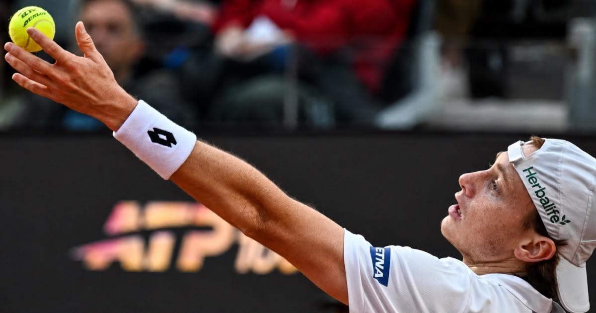 Ignacio Buse remontó y se metió a cuartos de final en Austria