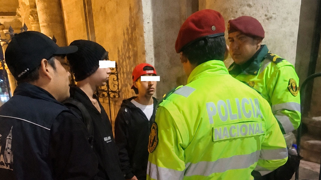 Intervienen a dos adolescentes por pintas en Centro Histórico