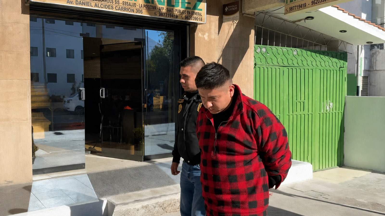 Celular de policía investigado será clave para aclarar robo de armas