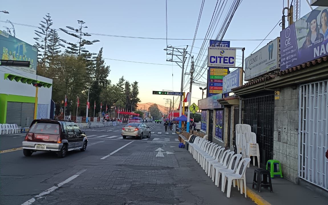 Se está lucrando con nuestros espacios públicos