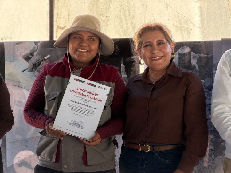 Maestros canteros del sillar reciben certificación que reconoce sus competencias laborales