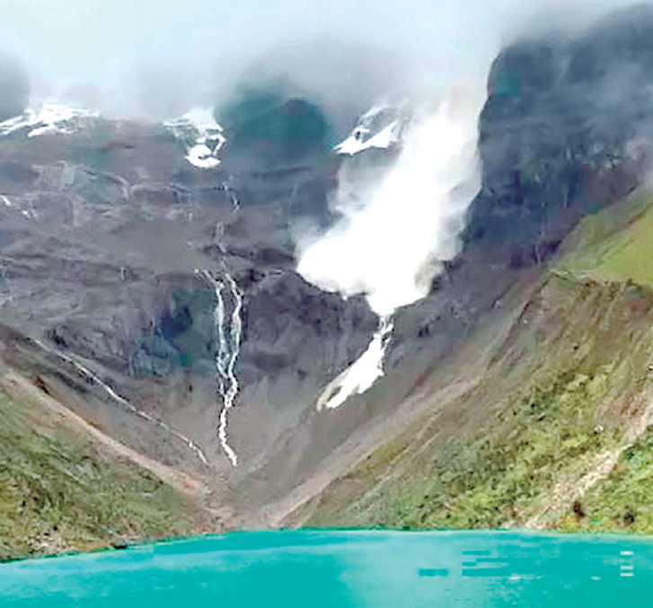 Piden evaluar riesgos por avalanchas en nevado Humantay para proteger a turistas