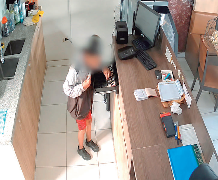 Banda que utiliza a menor continúa robando en Arequipa