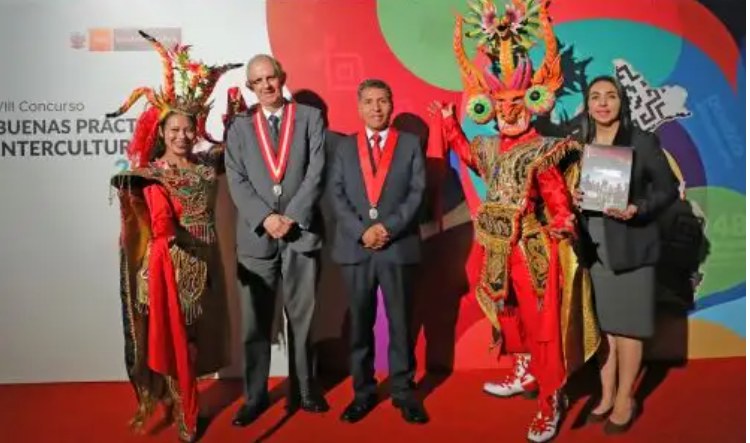 Mincul reconoce a Corte Superior por atención en quechua, aimara y castellano