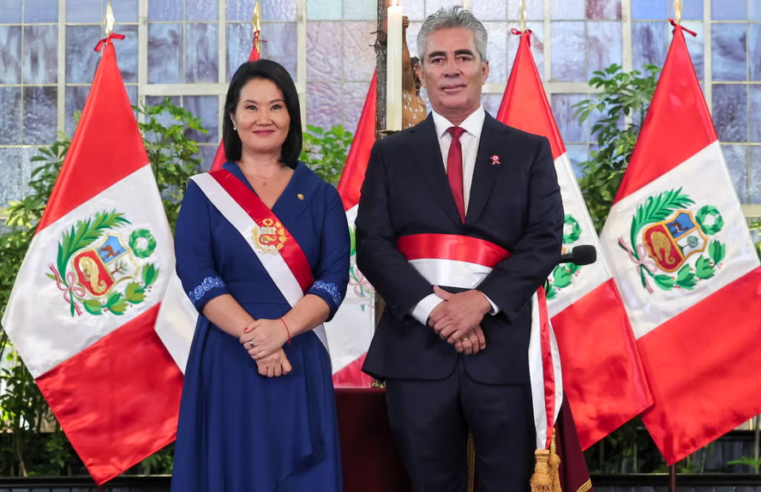 Ministro de Vivienda califica de «falta de respeto» retiro de congresistas