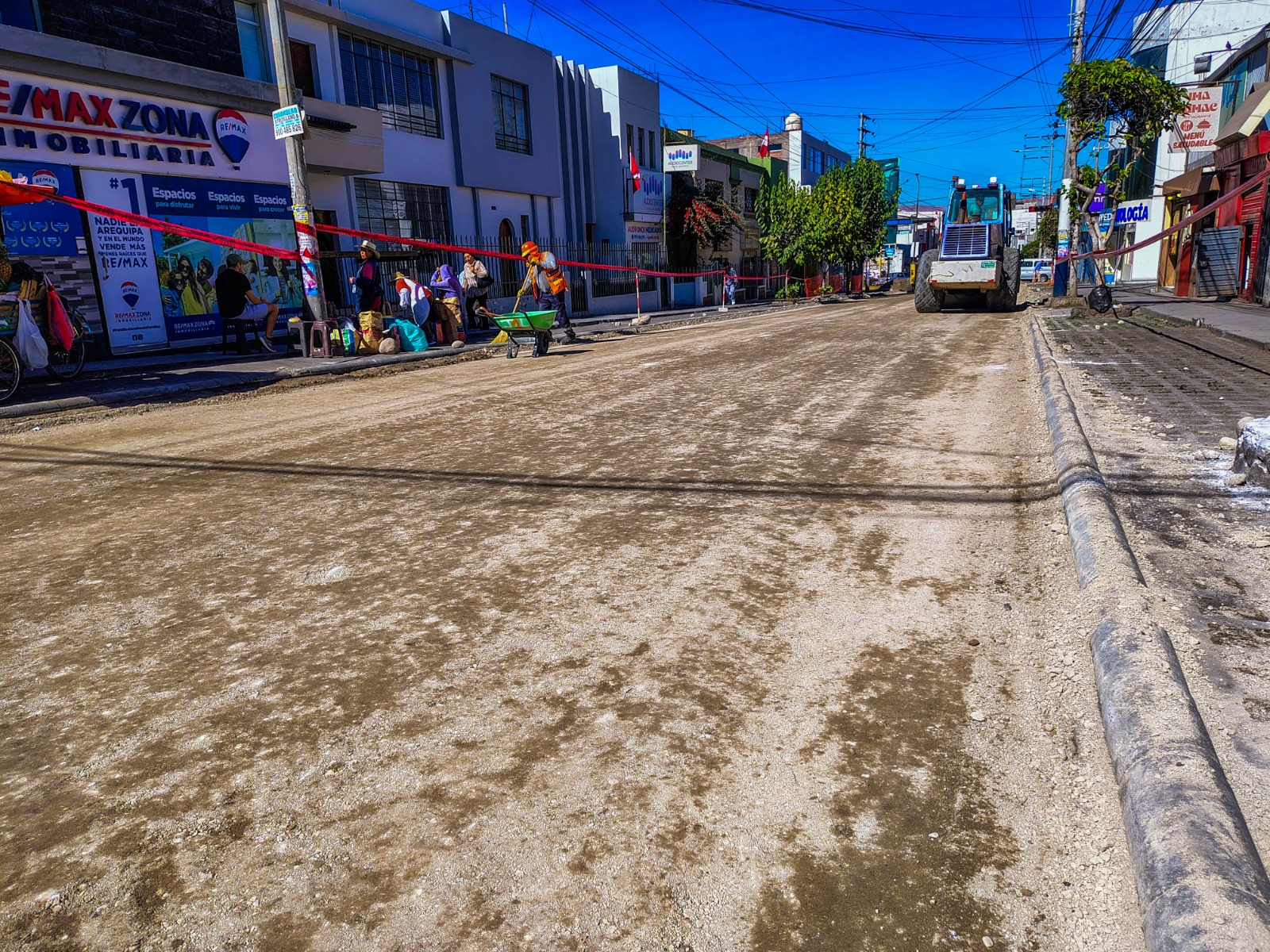 Avanzan los trabajos de rehabilitación y asfaltado en la avenida Emmel