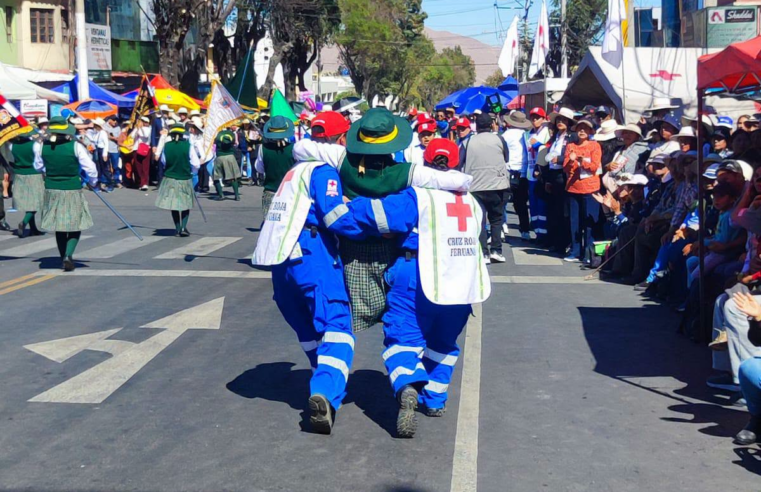 Más de 100 escolares fueron atendidos durante desfile