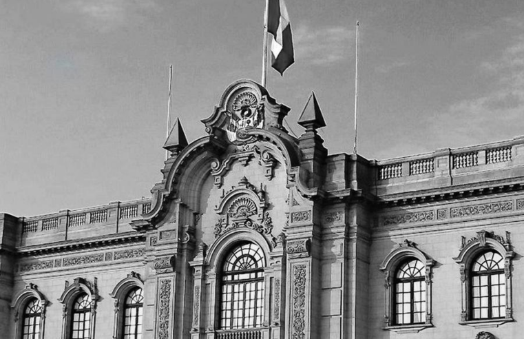 El país real frente al Estado paquidérmico