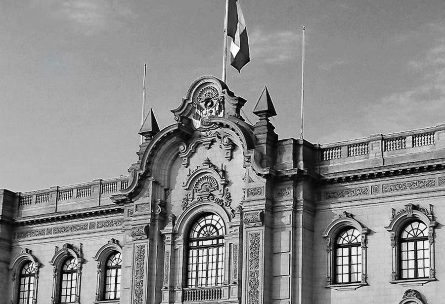 El país real frente al Estado paquidérmico