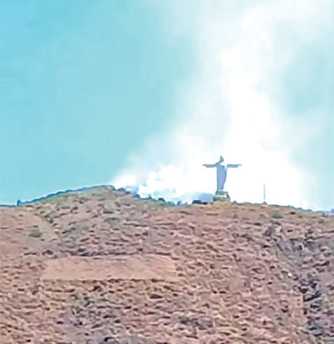 Incendio forestal continúa en Pampacolca y eleva a 9 emergencias en este año