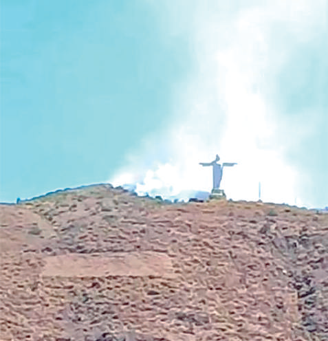 Incendio forestal continúa en Pampacolca y eleva a 9 emergencias en este año
