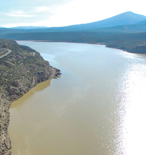 Décadas de sedimentación comprometen utilidad de represa del Chili Regulado