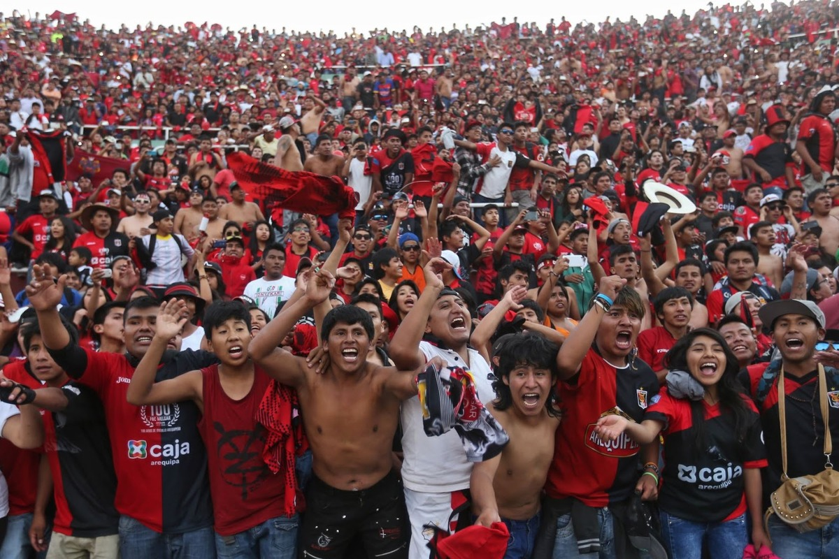 Caravana de hinchas “rojinegros” se prepararán para ir a Moquegua