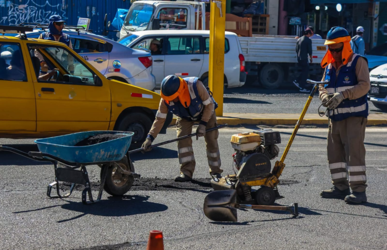 Municipalidad intensifica parchado de calles en Cercado