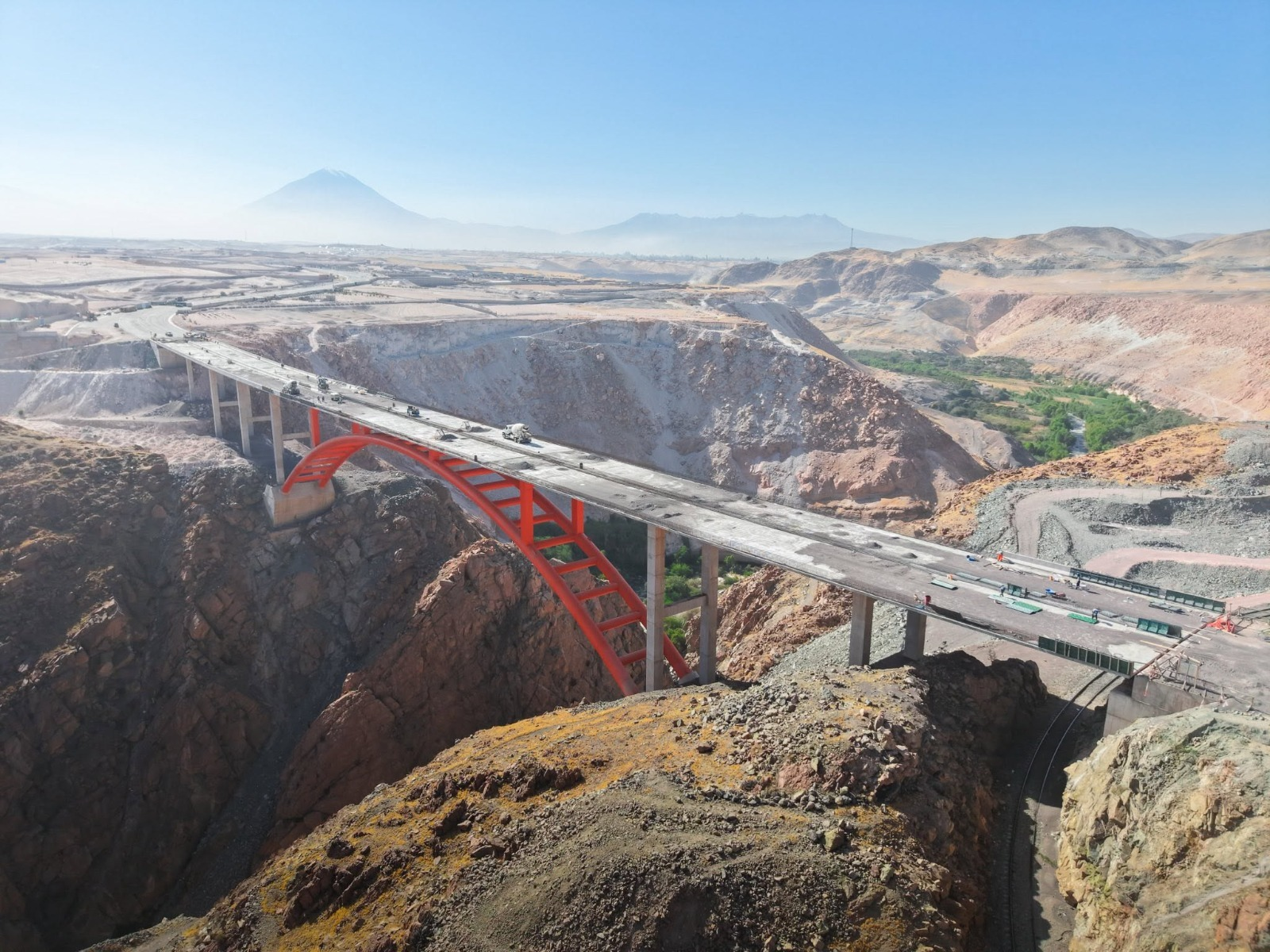 Detectan riesgo estructural del puente Arequipa–La Joya antes de inauguración