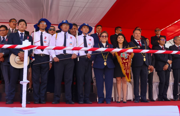 Fervor patriótico marcó el desfile cívico escolar en Av.Independencia