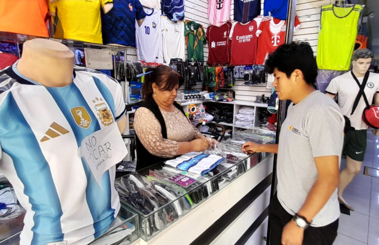 Arequipeños compran camisetas de Messi por la fiebre mundialista