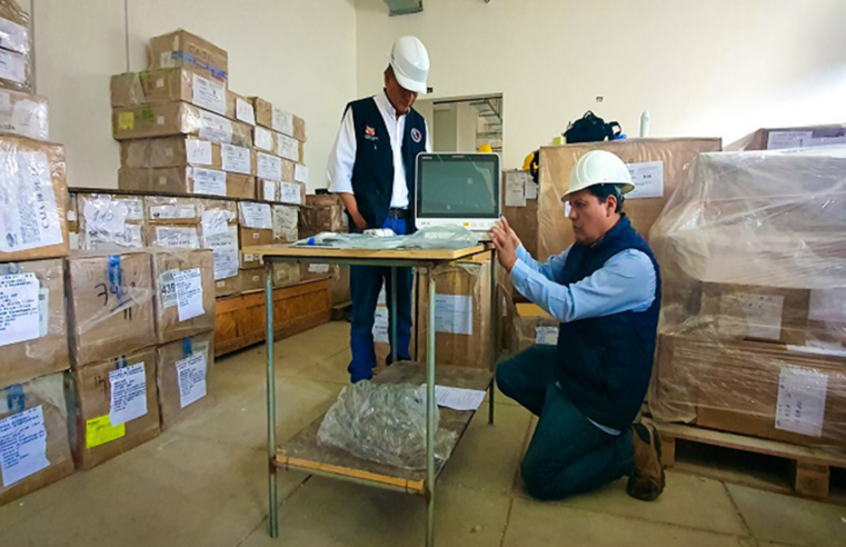 Cuestionan demora en redistribución de equipamiento almacenado en hospitales