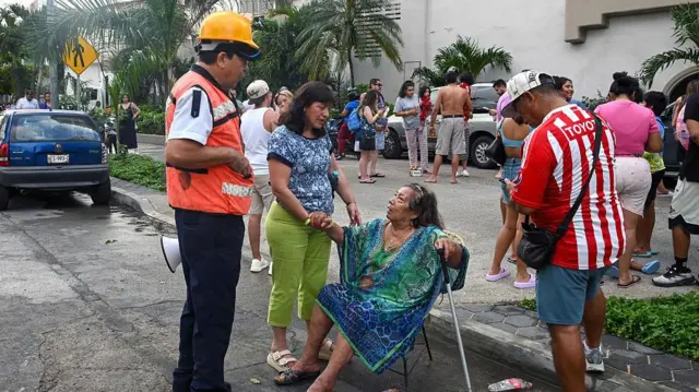 Terremoto de magnitud 7,4 remece el sur de México y activa alerta de tsunami