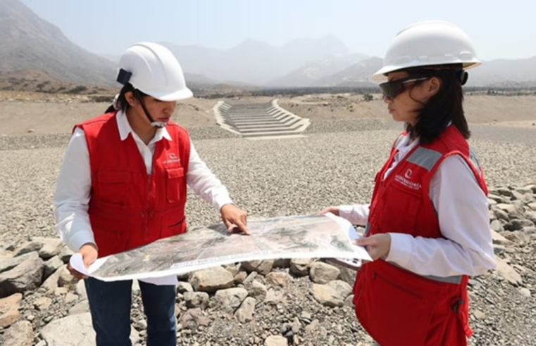 Contraloría alerta millonarios sobrecostos y retrasos en obras de reconstrucción por El Niño 2017