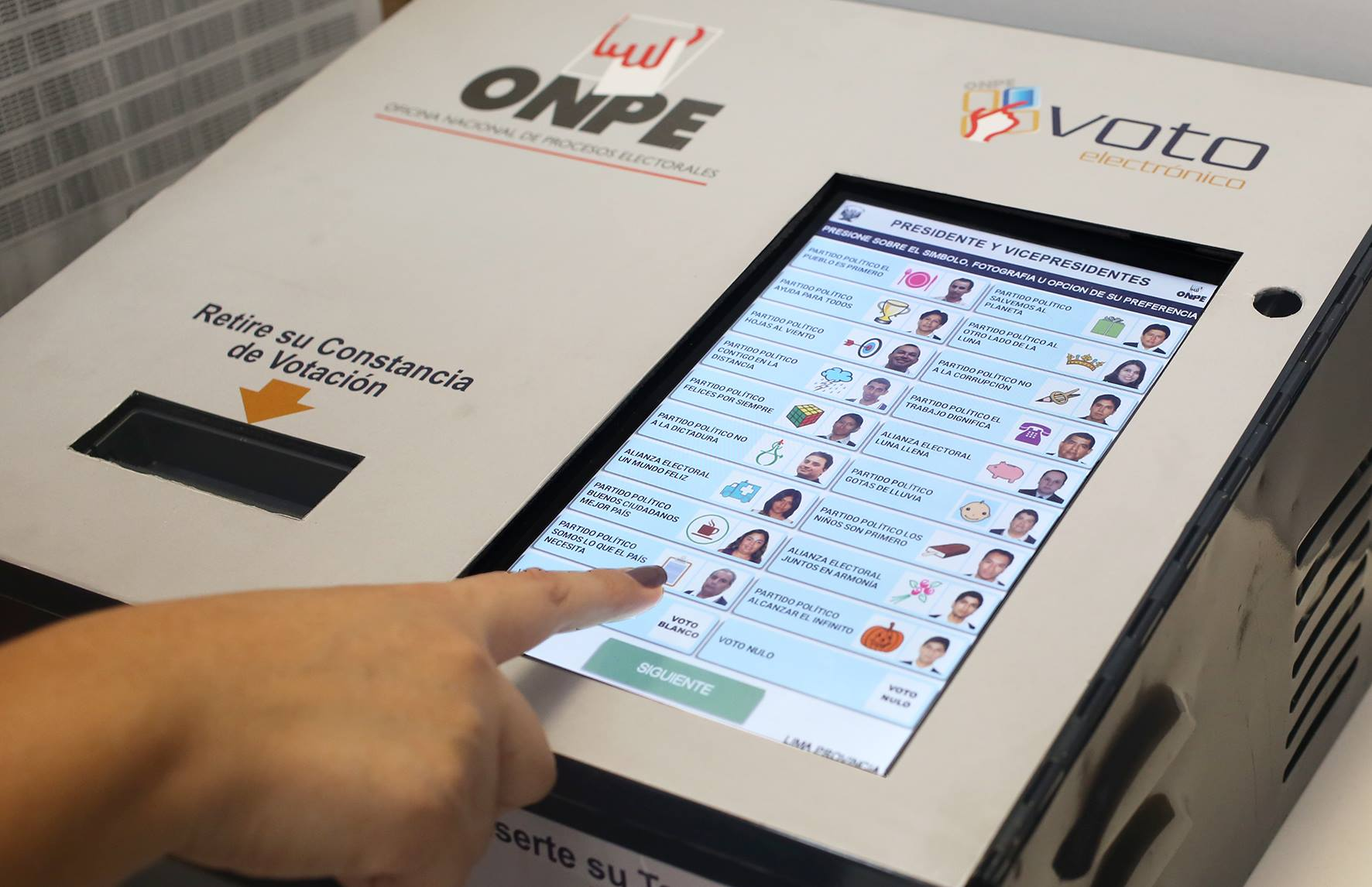 ONPE suspende aplicación del voto digital para elecciones regionales y municipales