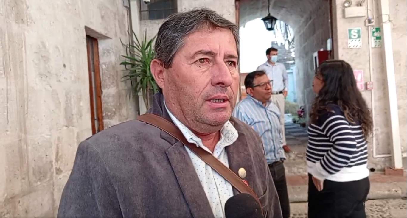 Falta de saneamiento impide invertir en cerca de 80 terrenos públicos de Quequeña