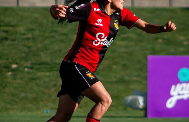 El FBC Melgar femenino goleó 5-0 a Flamengo en el CAR