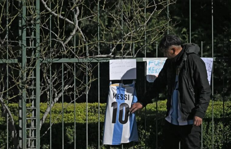 Lionel Messi despide a su padre en medio de muestras de afecto