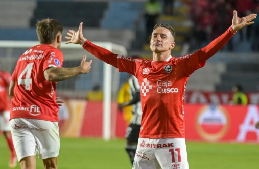 Cienciano vuelve a hacer historia y clasifica a cuartos de la Sudamericana