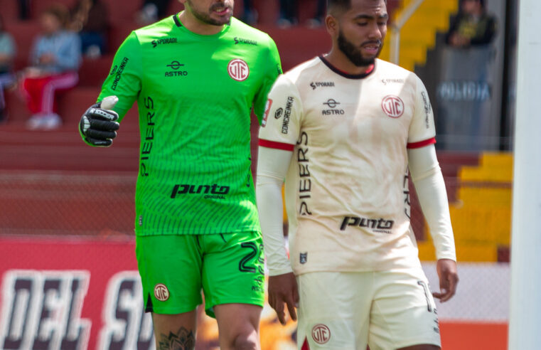 UTC sepultado en la tabla y fijo en la «baja»