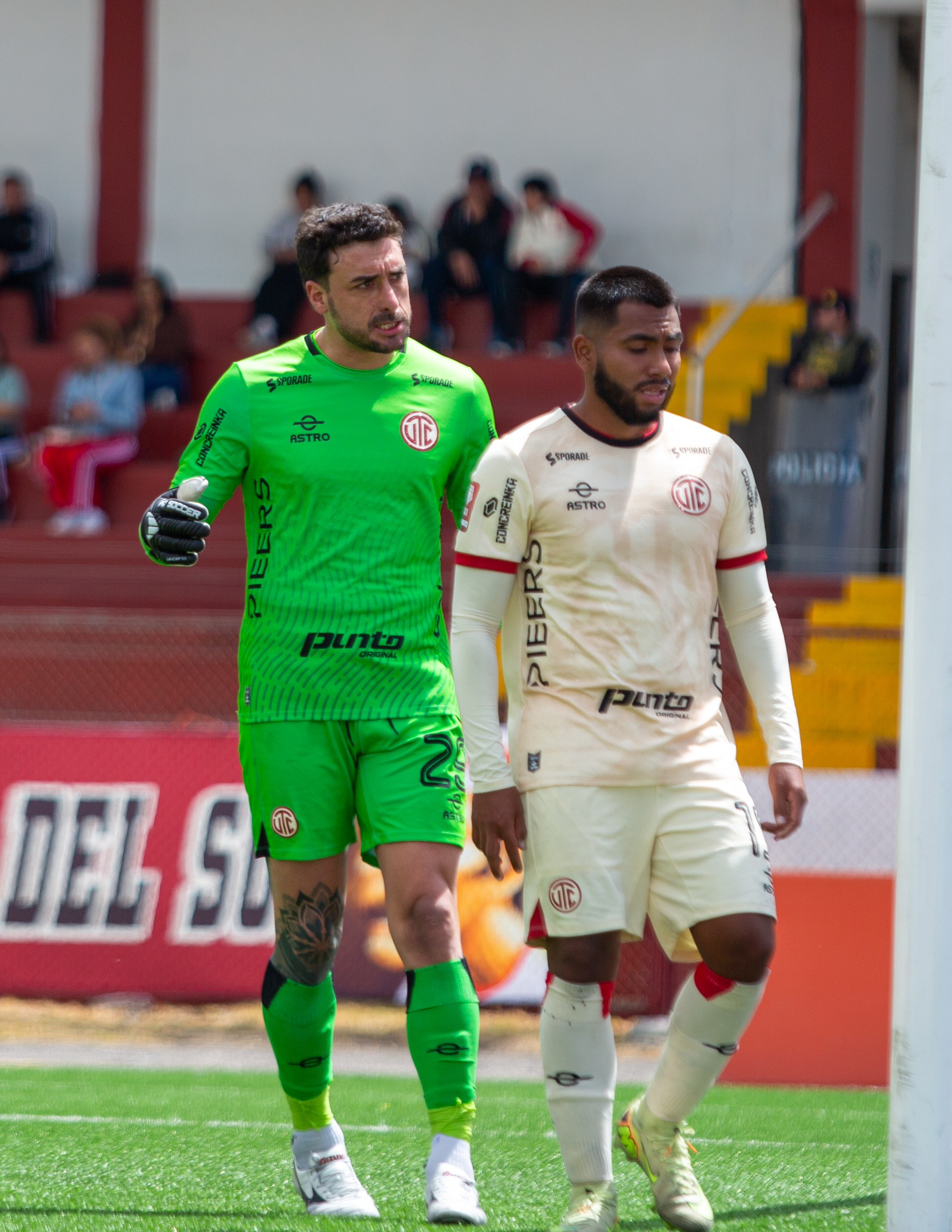 UTC sepultado en la tabla y fijo en la «baja»