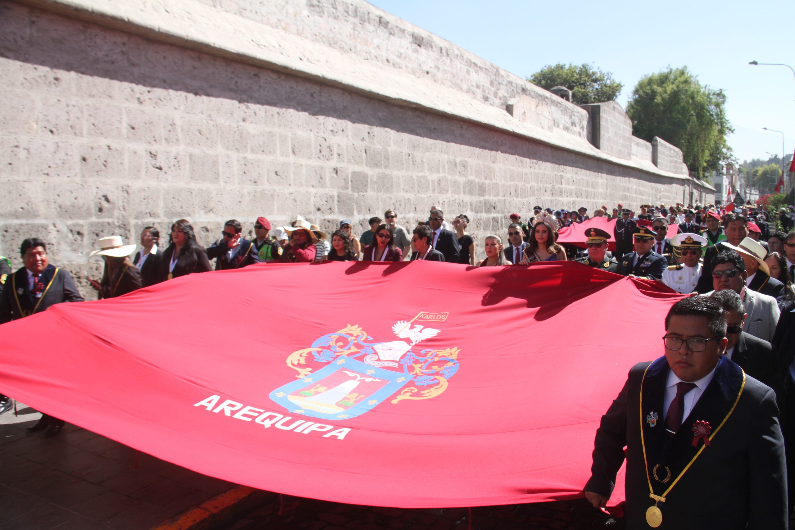 El Paseo del Estandarte renovó una tradición de fe y civismo