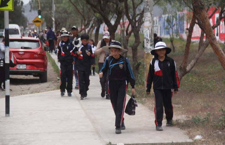 Labores escolares quedan suspendidas en Arequipa mientras persista paralización de transportistas