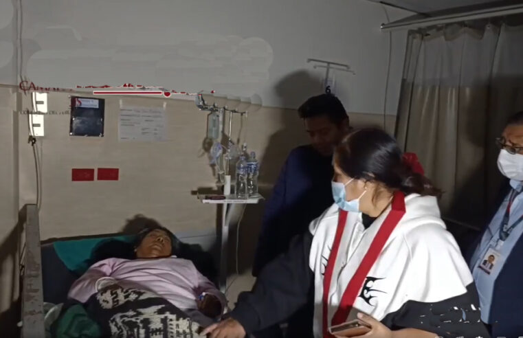 Médicos de EsSalud rechazan y cuestionan visita de diputada por exposición a pacientes