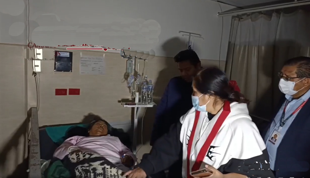 Médicos de EsSalud rechazan y cuestionan visita de diputada por exposición a pacientes