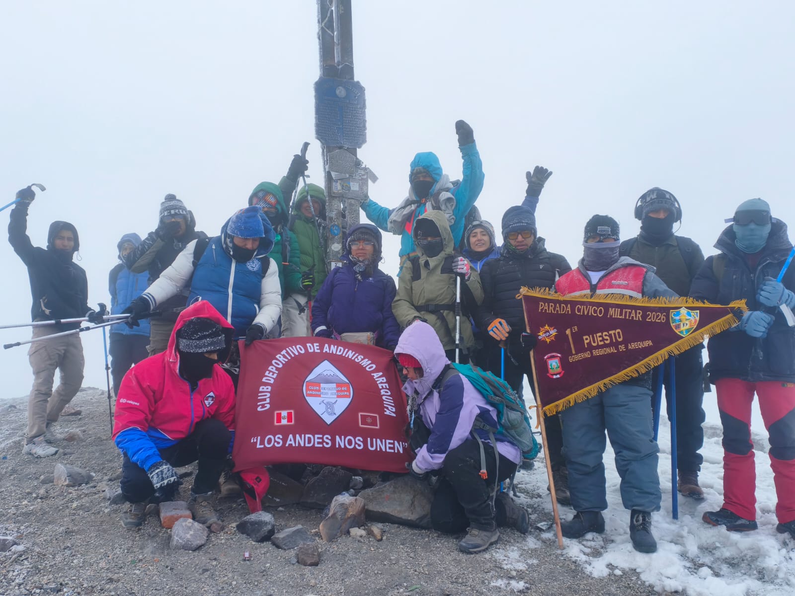 Club de Andinismo realizó exitoso ascenso al volcán Misti