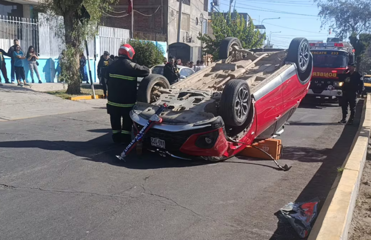 Dos accidentes de tránsito dejan una conductora herida