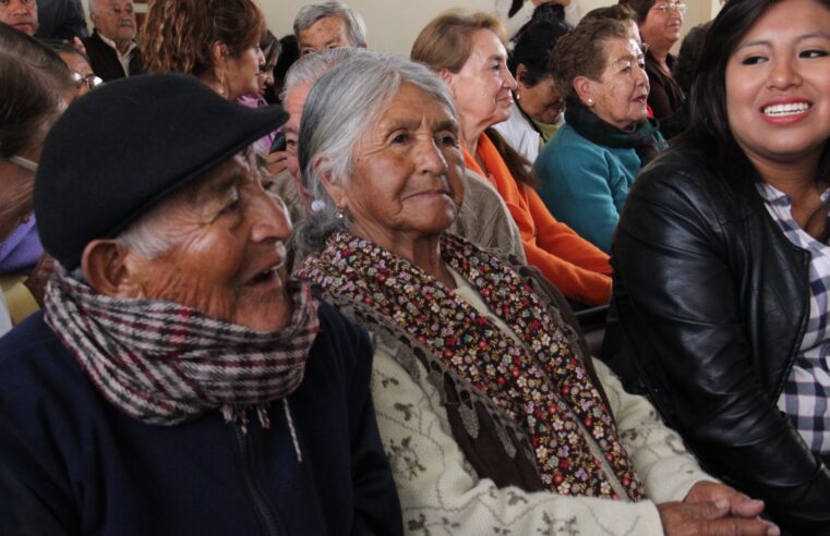 El mejor homenaje a nuestros adultos mayores empieza con protegerlos