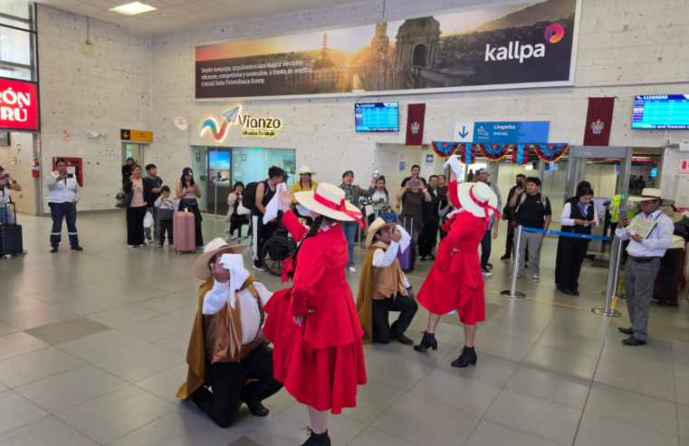 Arequipa recibió a turistas con carnaval y queso helado