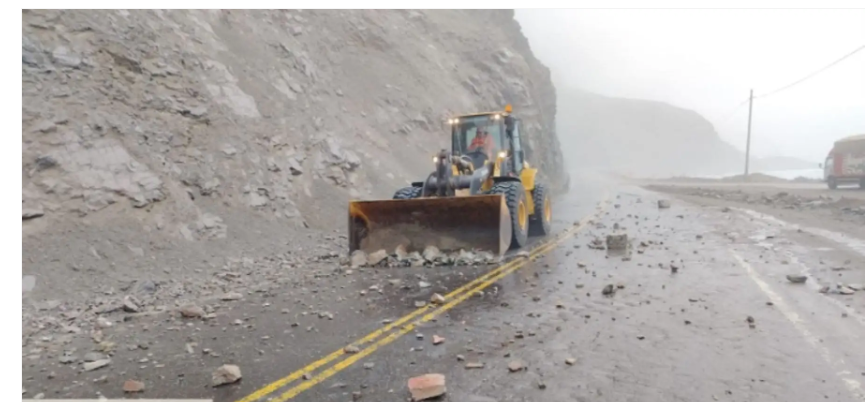 Más de 36 horas de restricción en la Panamericana Sur por huaicos y derrumbes